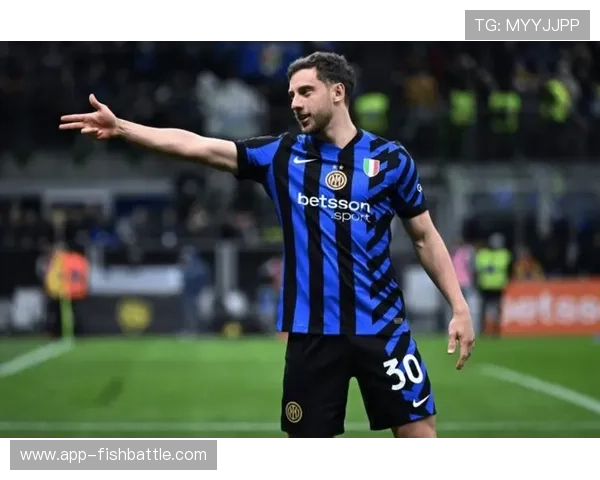 国际米兰3-2绝杀尤文图斯，泽林斯基第90分钟世界波助蓝黑军团8分领跑