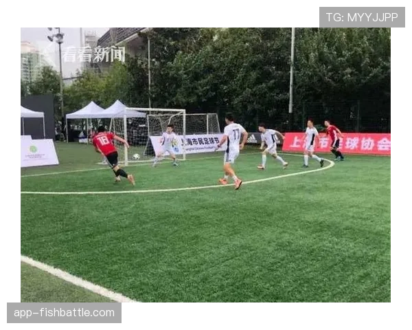 “足球公园”活动在慕尼黑开幕，吸引超过五万市民参与街头足球体验